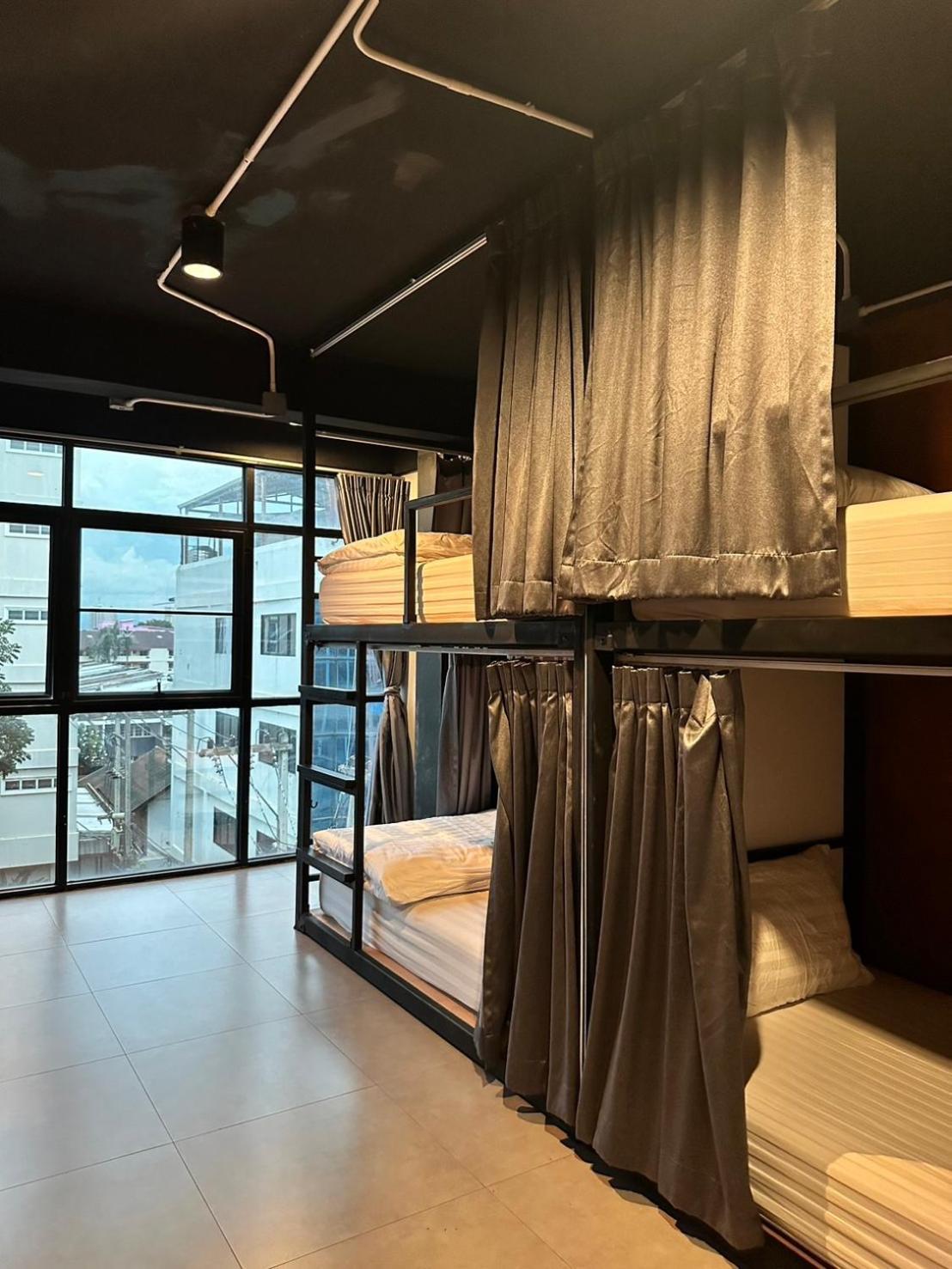 New Warm Light Hostel Chiang Mai Exterior photo